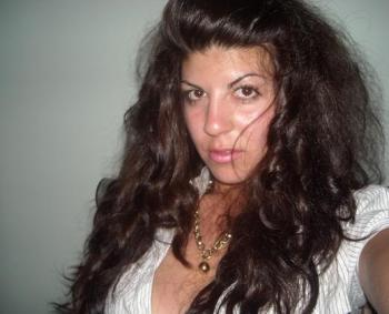 Femme m�lancolique et r�veuse cherche amour
