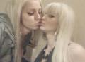 Belle blonde cherche copine pour des moments 
